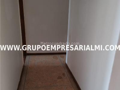 Apartamento de 3 alcobas en venta en Laureles, Medellín, 104 m² · foto 11 de 20