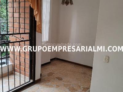Apartamento de 3 alcobas en venta en Laureles, Medellín, 104 m² · foto 12 de 20