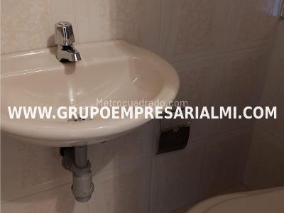 Apartamento de 3 alcobas en venta en Laureles, Medellín, 104 m² · foto 19 de 20