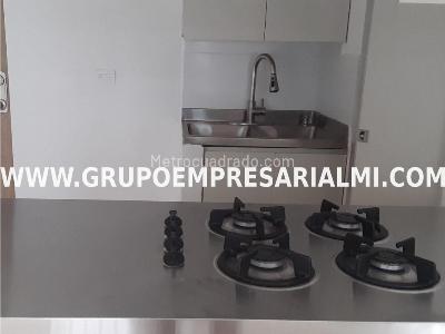 Apartamento de 3 alcobas en venta en Maria Auxiliadora, Sabaneta, 55 m² · foto 3 de 20