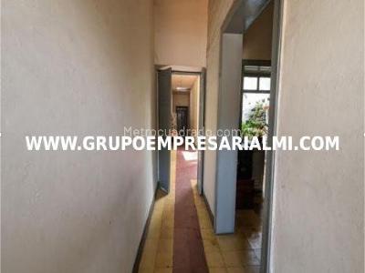 Casa de 4 alcobas en venta en Boston, Medellín, 712 m² · foto 7 de 20