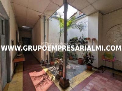 Casa de 4 alcobas en venta en Boston, Medellín, 712 m² · foto 9 de 20