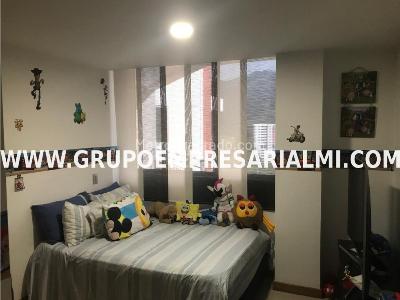 Apartamento de 2 alcobas en venta en Las Lomitas, Sabaneta, 104 m² · foto 14 de 20