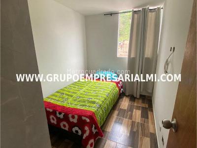Apartamento de 2 alcobas en venta en Niquia, Bello, 40 m² · foto 4 de 20