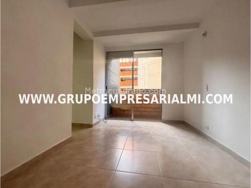 Cozy 3BR Apartment in Robledo - 4