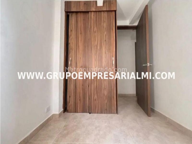 Cozy 3BR Apartment in Robledo - 5