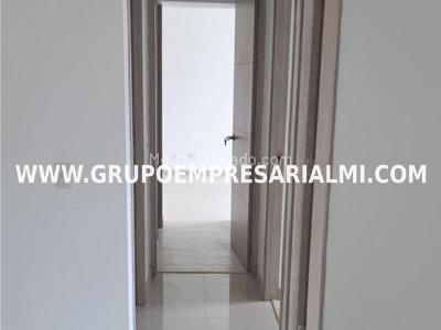 Apartamento de 3 alcobas en venta en Tres Esquinas, Sabaneta, 84 m² · foto 3 de 20