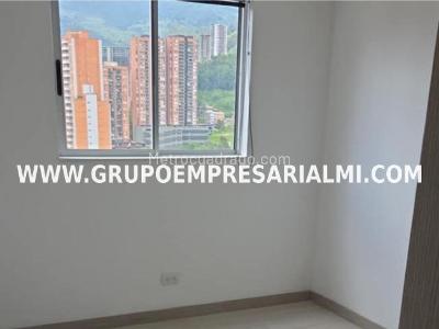 Apartamento de 3 alcobas en venta en Tres Esquinas, Sabaneta, 84 m² · foto 4 de 20