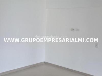 Apartamento de 3 alcobas en venta en Tres Esquinas, Sabaneta, 84 m² · foto 5 de 20