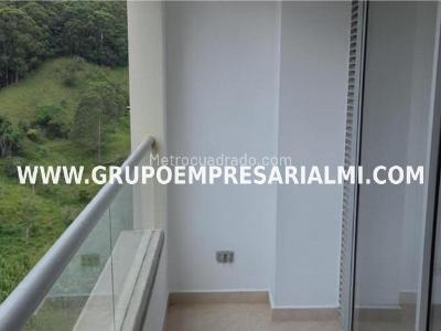 Apartamento de 3 alcobas en venta en Tres Esquinas, Sabaneta, 84 m² · foto 7 de 20