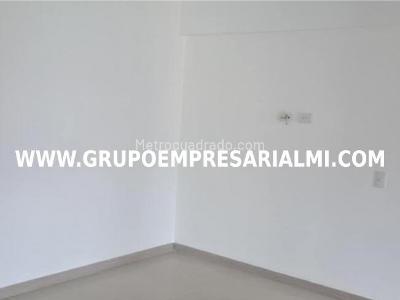 Apartamento de 3 alcobas en venta en Tres Esquinas, Sabaneta, 84 m² · foto 16 de 20