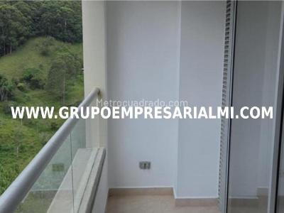 Apartamento de 3 alcobas en venta en Tres Esquinas, Sabaneta, 84 m² · foto 18 de 20