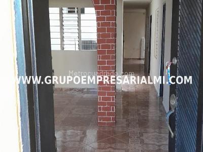 Casa de 4 alcobas en venta en Doce De Octubre, Medellín, 120 m² · foto 2 de 20