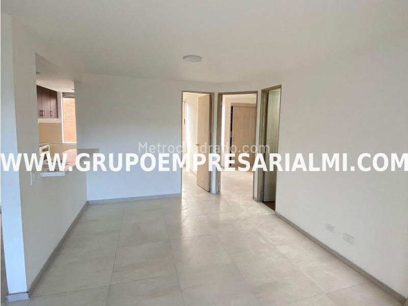 Spacious 4BR Apartment in Rosales - 4