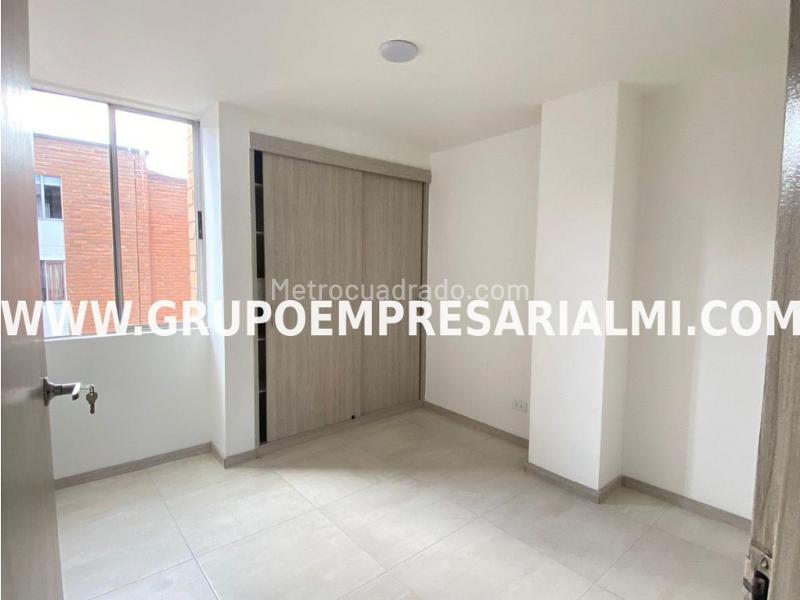 Spacious 4BR Apartment in Rosales - 8