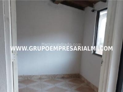 Casa de 3 alcobas en venta en Buenos Aires, Medellín, 70 m² · foto 4 de 20