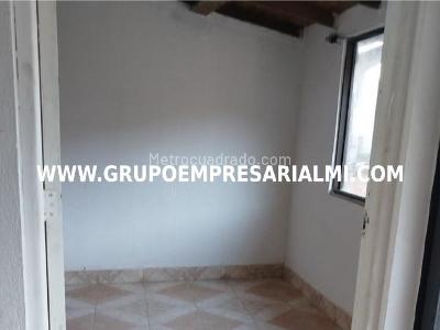 Casa de 3 alcobas en venta en Buenos Aires, Medellín, 70 m² · foto 9 de 20