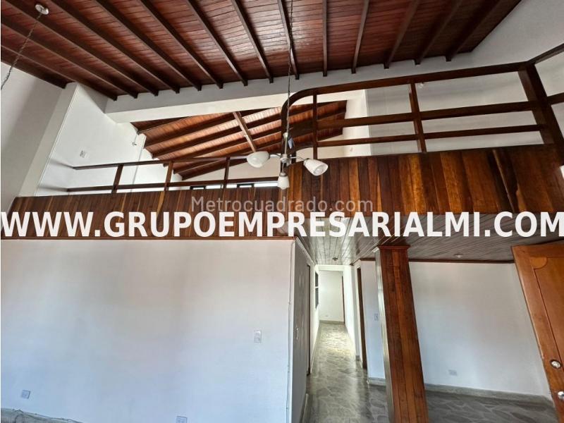 3BR Duplex Apartment for Rent in Suramericana, Medellín - 2