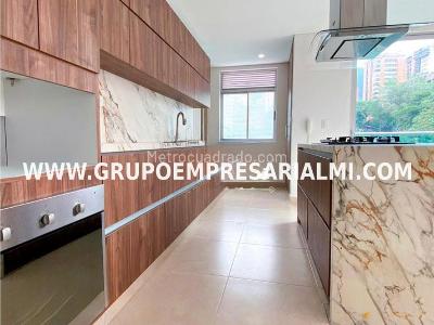 Apartamento de 3 alcobas en venta en Castropol, Medellín, 170 m² · foto 3 de 20