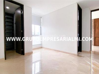 Apartamento de 3 alcobas en venta en Castropol, Medellín, 170 m² · foto 6 de 20