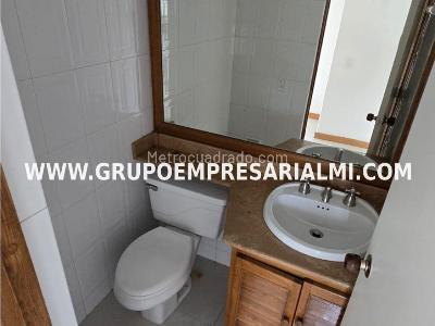 Apartamento de 2 alcobas en arriendo en Patio Bonito, Medellín, 80 m² · foto 10 de 20