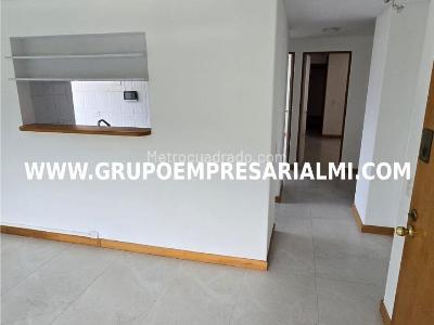 Apartamento de 2 alcobas en arriendo en Patio Bonito, Medellín, 80 m² · foto 16 de 20