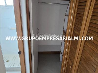 Apartamento de 2 alcobas en arriendo en Patio Bonito, Medellín, 80 m² · foto 8 de 20