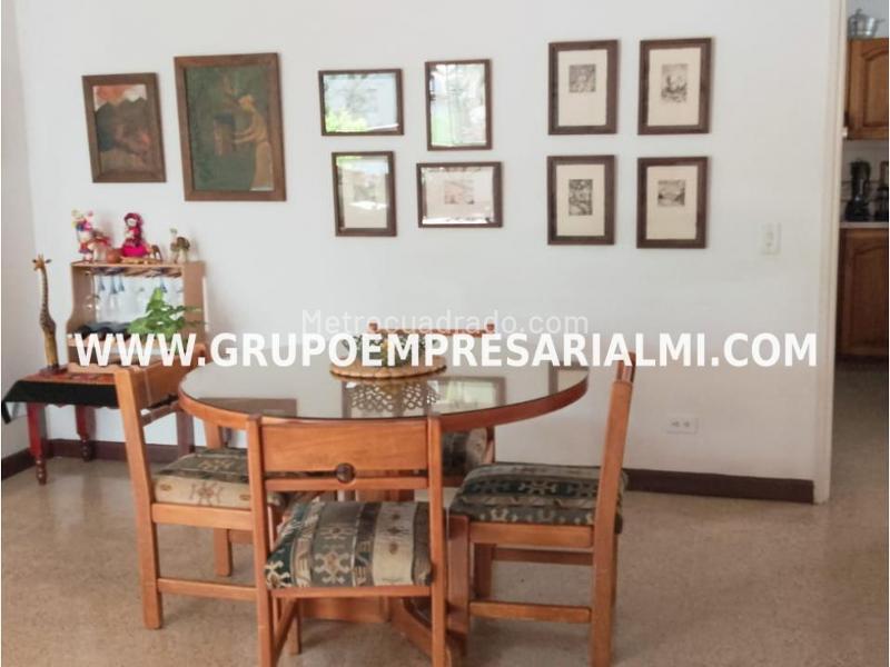 Beautiful 4BR Apartment in Suramericana