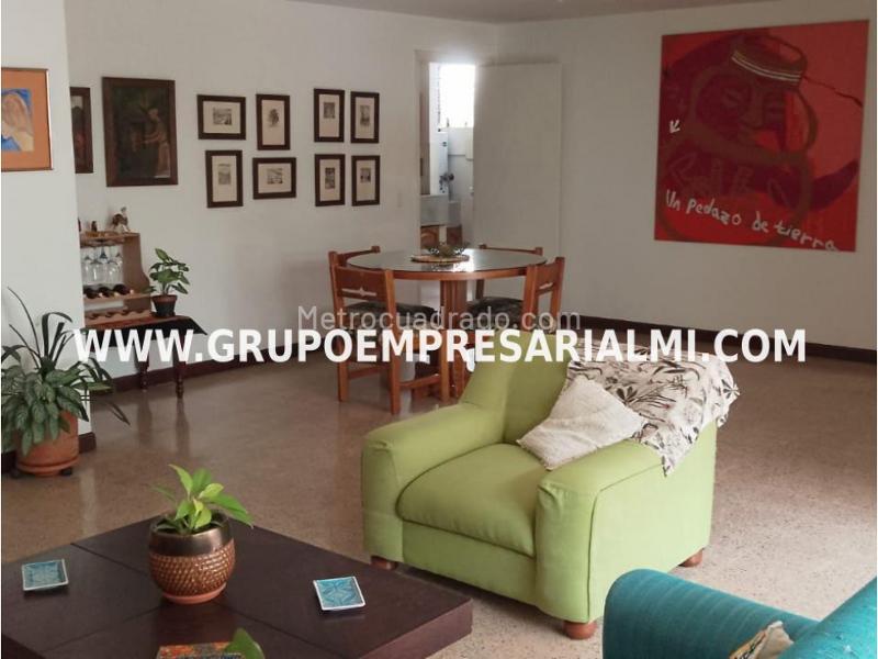 Beautiful 4BR Apartment in Suramericana - 2
