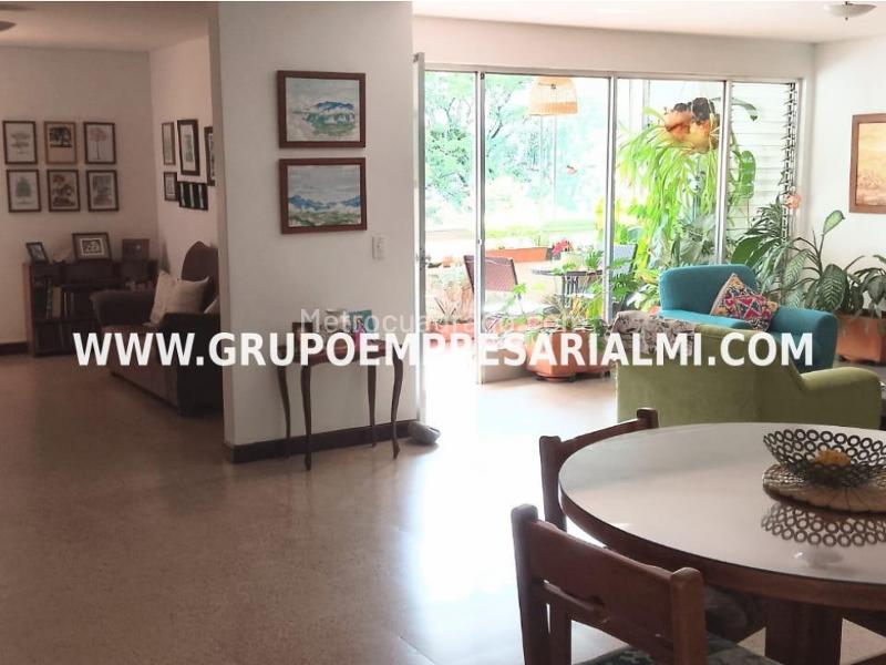 Beautiful 4BR Apartment in Suramericana - 4