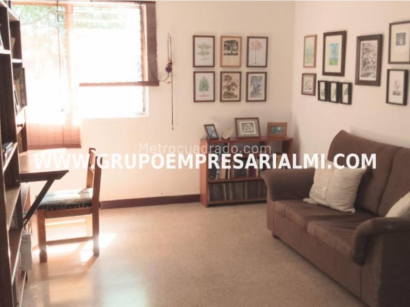 Beautiful 4BR Apartment in Suramericana - 6