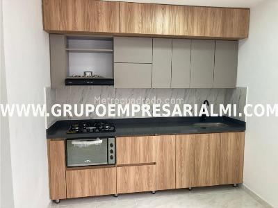 Apartamento de 3 alcobas en venta en Los Naranjos, Envigado, 90 m² · foto 3 de 20
