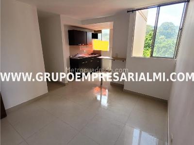 Apartamento de 3 alcobas en venta en Buenos Aires, Medellín, 54 m² · foto 2 de 20