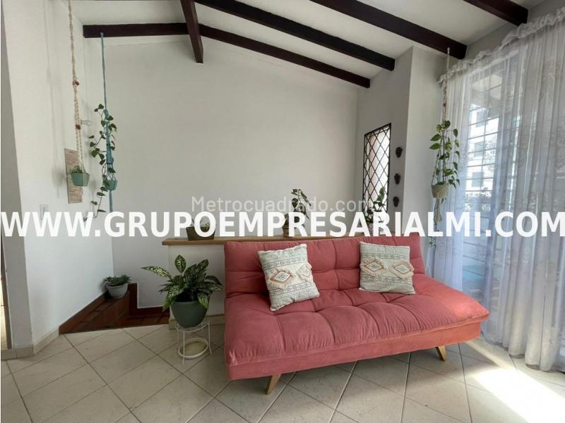 Casa Amoblada de 2 Alcobas en Laureles - 2