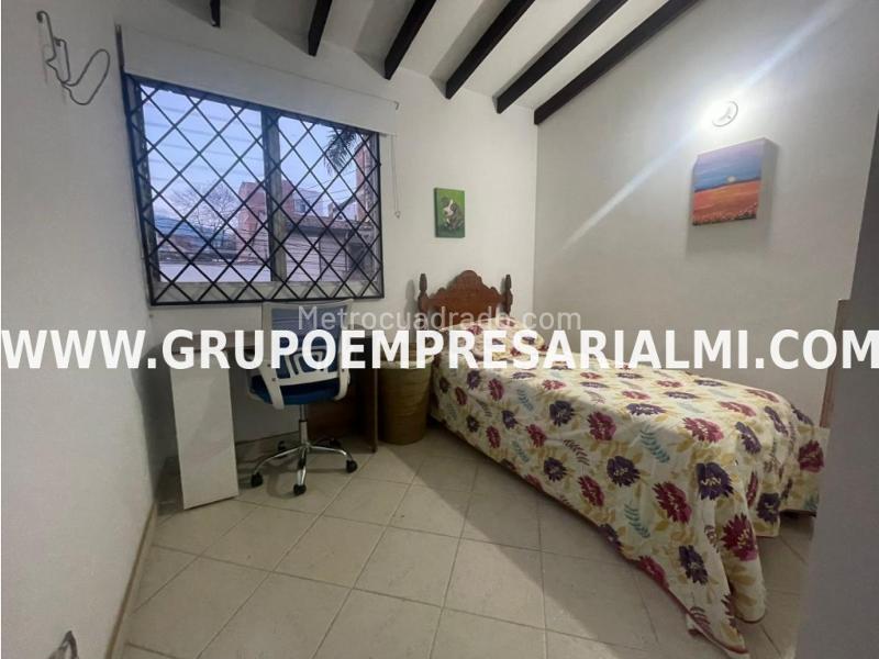 Casa Amoblada de 2 Alcobas en Laureles - 6