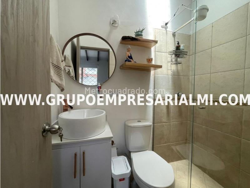 Casa Amoblada de 2 Alcobas en Laureles - 9