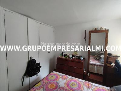 Apartamento en venta en La Milagrosa, Medellín · foto 10 de 20