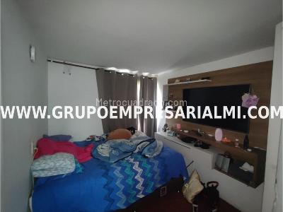 Apartamento en venta en La Milagrosa, Medellín · foto 12 de 20
