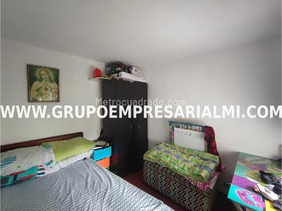 Apartamento en venta en La Milagrosa, Medellín · foto 13 de 20