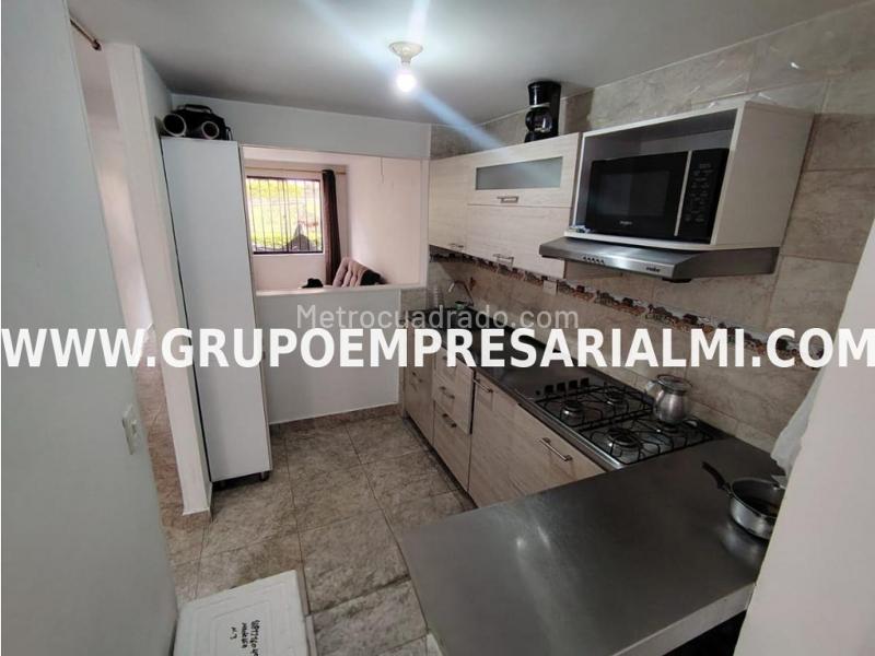 Spacious 3BR House in Robledo - 2