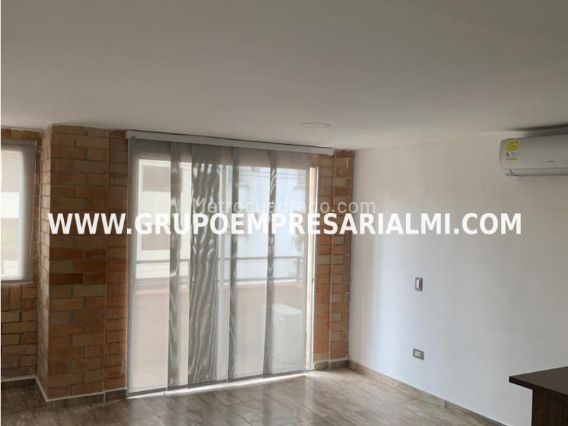 Apartamento Amplio de 3 Alcobas en Laureles - 7