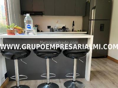 Apartaestudio en venta en El Poblado, Medellín, 77 m² · foto 2 de 20