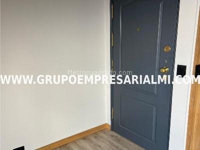 Apartaestudio en venta en El Poblado, Medellín, 77 m² · foto 7 de 20