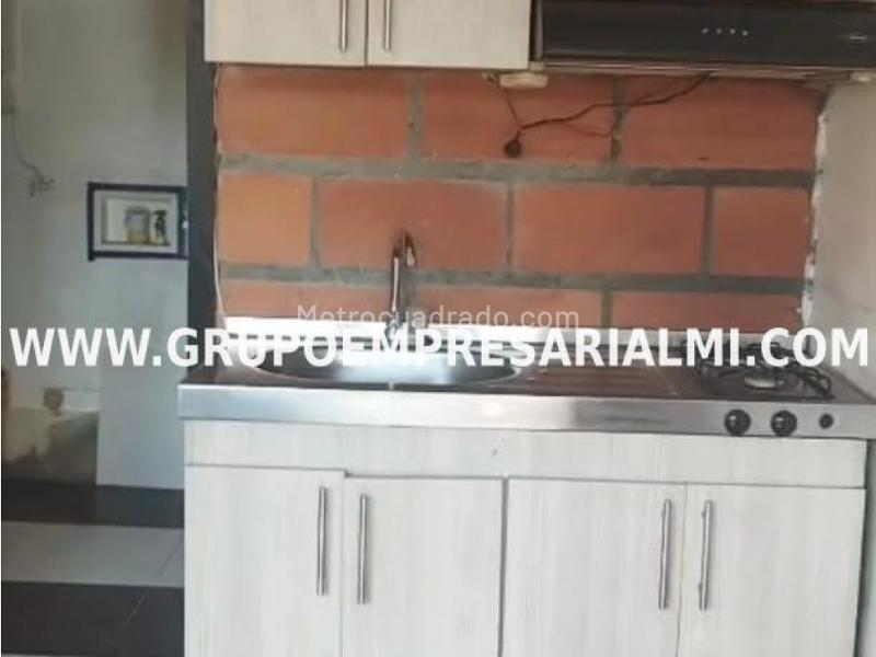 Apartamento de 2 Alcobas en La América (3er Piso) - 2