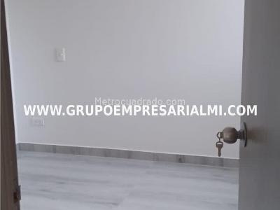 Apartamento de 3 alcobas en venta en Madera, Bello, 55 m² · foto 7 de 20