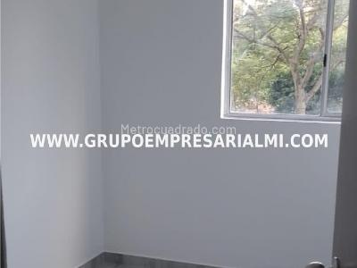 Apartamento de 3 alcobas en venta en Madera, Bello, 55 m² · foto 9 de 20