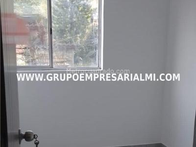 Apartamento de 3 alcobas en venta en Madera, Bello, 55 m² · foto 11 de 20