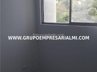 Apartamento de 3 alcobas en venta en Madera, Bello, 55 m² · foto 12 de 20