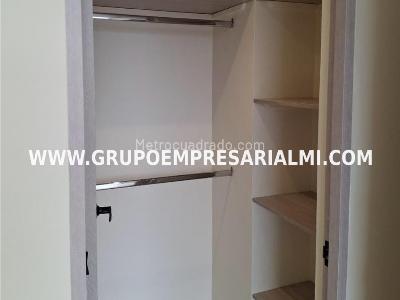Apartaestudio en venta en El Poblado, Medellín, 43 m² · foto 11 de 20