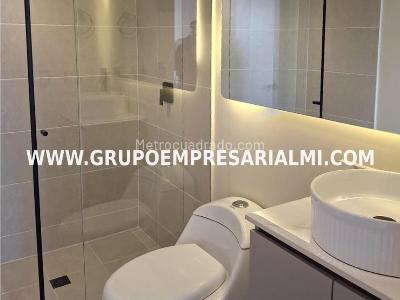 Apartaestudio en venta en El Poblado, Medellín, 43 m² · foto 13 de 20